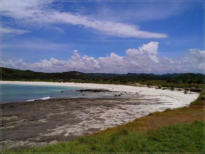pasir-di-pantai-tanjung-aan